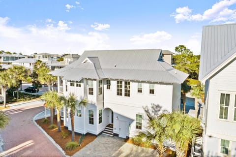 Katmanblu - Over 45 Five Star Reviews! Custom-Built! Easy Beach & Pool Access! House in Rosemary Beach