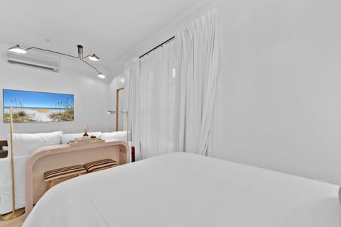 Village of South Walton Studio Ground Floor Easy Beach & Pool Access! House in Rosemary Beach