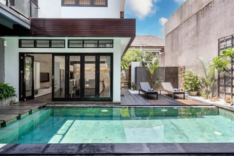 Property building, Swimming pool