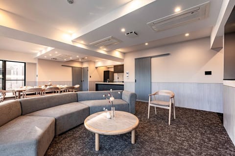 Kitchen or kitchenette, Living room, Seating area