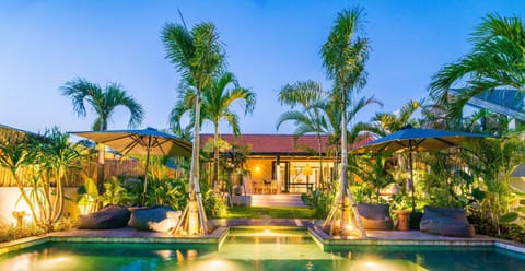 Property building, Swimming pool