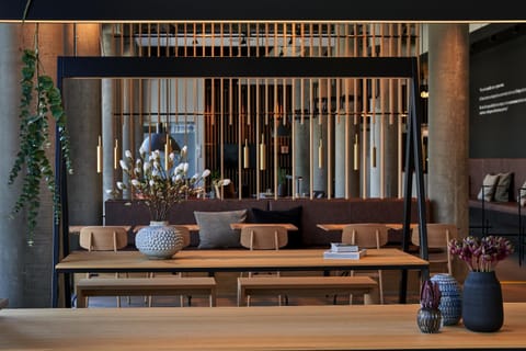 Restaurant/places to eat, Lobby or reception