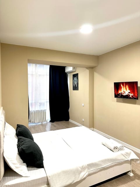 Bed, TV and multimedia