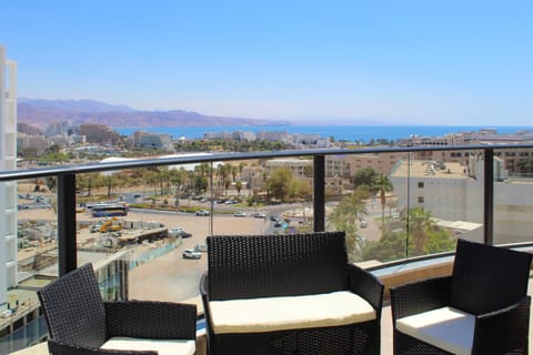 View (from property/room), Balcony/Terrace, Seating area, City view, Mountain view, Sea view