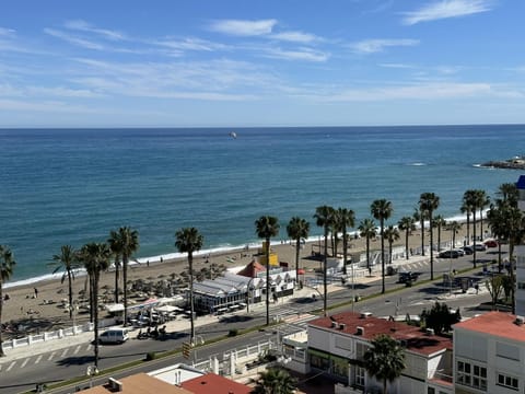 Restaurant/places to eat, Spring, Day, Night, People, Neighbourhood, Natural landscape, Bird's eye view, Winter, Summer, Beach, Sea view, Entertainment, Family