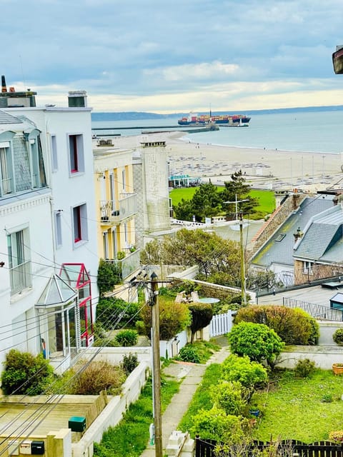 Neighbourhood, Natural landscape, Bird's eye view, Beach, City view, Sea view, Street view