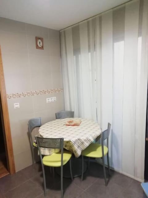 Habitacion en piso compartido y wc compartido cerca de Playa de Samil Apartment in Vigo