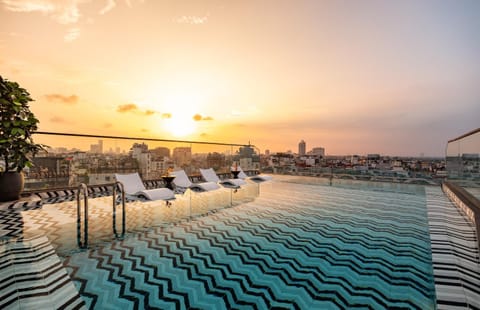 Day, Natural landscape, Pool view, Swimming pool, Sunrise, Sunset, sunbed