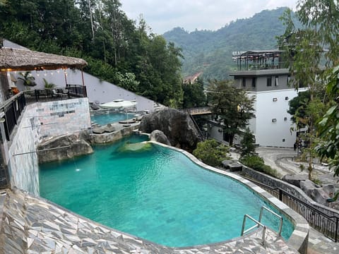 Swimming pool