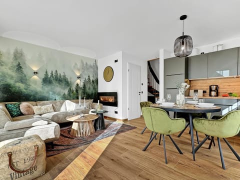 Kitchen or kitchenette, Living room, Seating area, Dining area