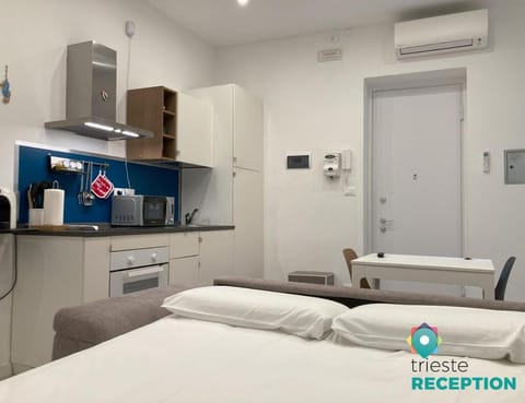 Kitchen or kitchenette, Bedroom, kitchen