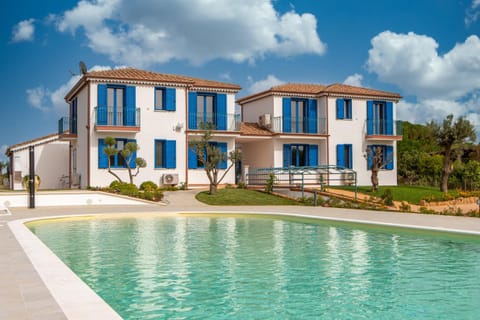 Acquamarina, appartamenti sul mare con piscina Apartment in Sardinia