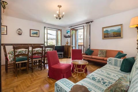 Cozy apartment in Courmeyeur city center Apartment in Courmayeur