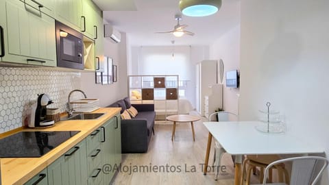 Kitchen or kitchenette, Living room, Dining area, minibar, stove