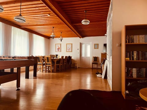 Communal lounge/ TV room