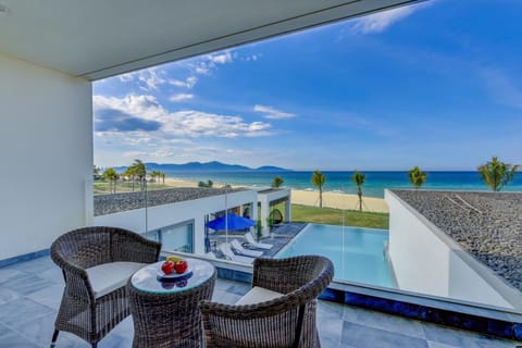 Patio, Natural landscape, View (from property/room), Balcony/Terrace, Seating area, Beach, Pool view, Sea view, Swimming pool, sunbed
