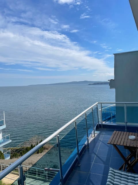 View (from property/room), Balcony/Terrace