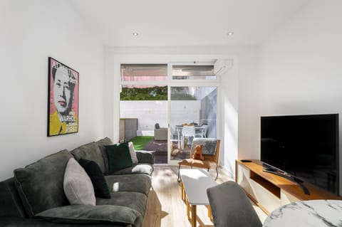 Communal lounge/ TV room, TV and multimedia, Living room