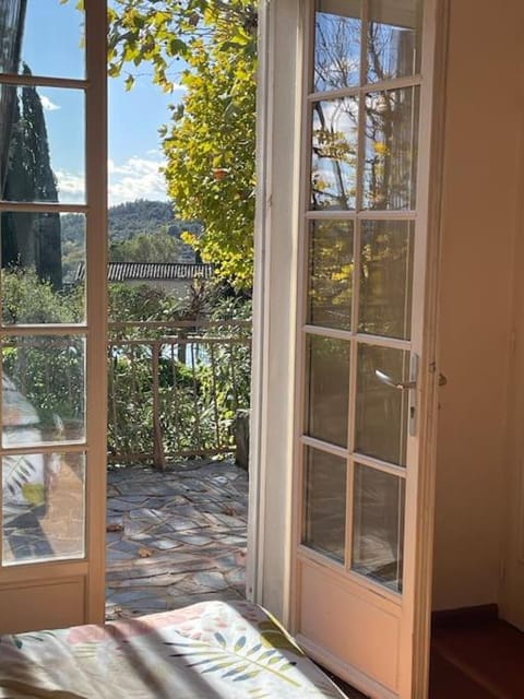 Villa à flanc de colline Villa in Auvergne-Rhône-Alpes