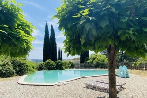 Villa à flanc de colline Villa in Auvergne-Rhône-Alpes