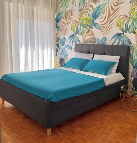 Bed, Night, Photo of the whole room, Bedroom