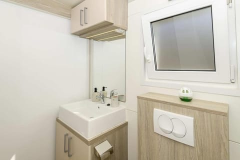 Cozy and Chic Little House with pool Ivinj - 5 House in Tisno