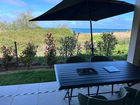 Day, Natural landscape, BBQ facilities, View (from property/room), Balcony/Terrace, Dining area, Sea view