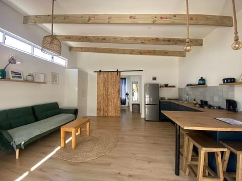 Tree House by the Ocean Apartment in Cape Town