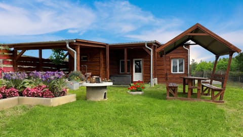 Property building, Garden, Balcony/Terrace