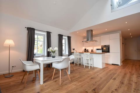 Property building, Kitchen or kitchenette, Living room