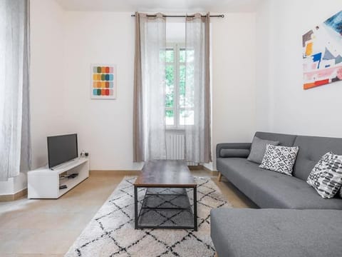 Seating area, Evening entertainment