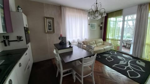 Kitchen or kitchenette, Living room, Dining area