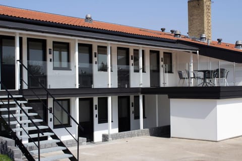 Facade/entrance, Off site