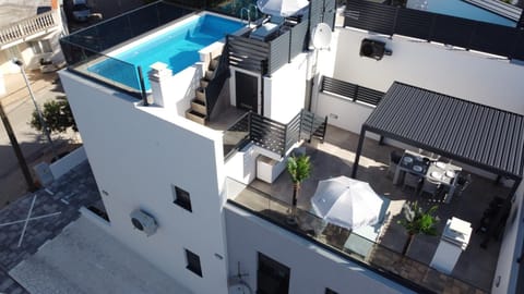 Property building, Day, Bird's eye view, View (from property/room), Balcony/Terrace, Pool view, Swimming pool, sunbed
