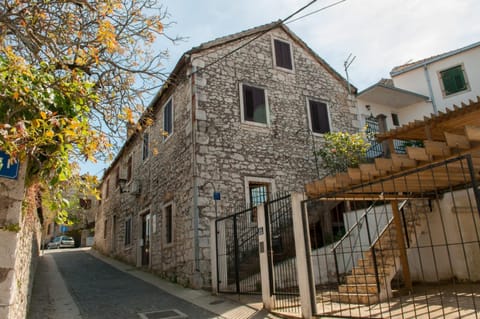 GROTTA Apartment in Dubrovnik-Neretva County