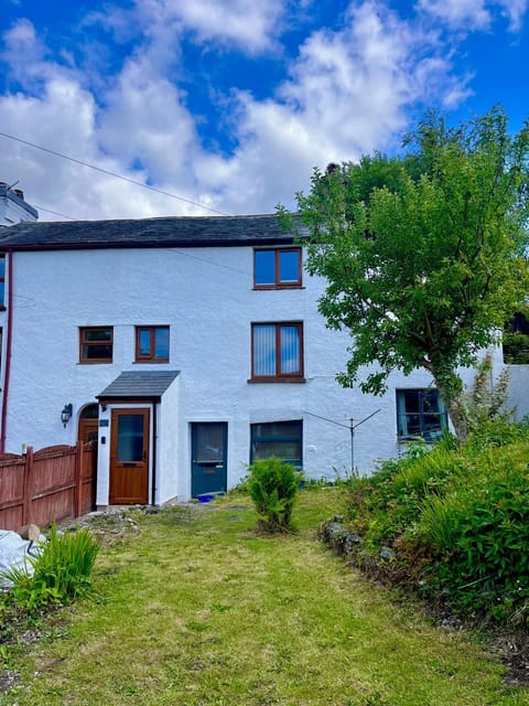 Leven's Rest Apartment in England