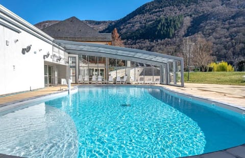 Property building, Mountain view, Swimming pool