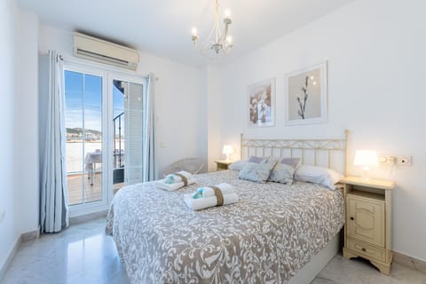 797 HOLIDAY RENTALS - Espectacular atico con vistas para 6 Apartment in Benalmadena