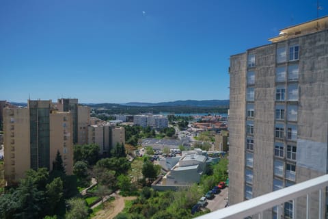 Property building, Day, Neighbourhood, Bird's eye view, City view, Street view