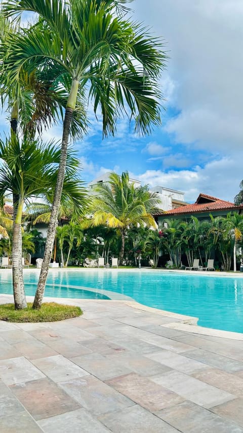 Garden, Garden view, Pool view, Swimming pool, sunbed