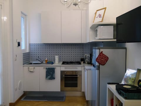 Kitchen or kitchenette, kitchen, kitchen