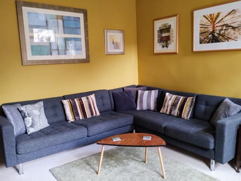 The Cobbles - Central, Parking, Netflix & Woodburner House in Hebden Bridge