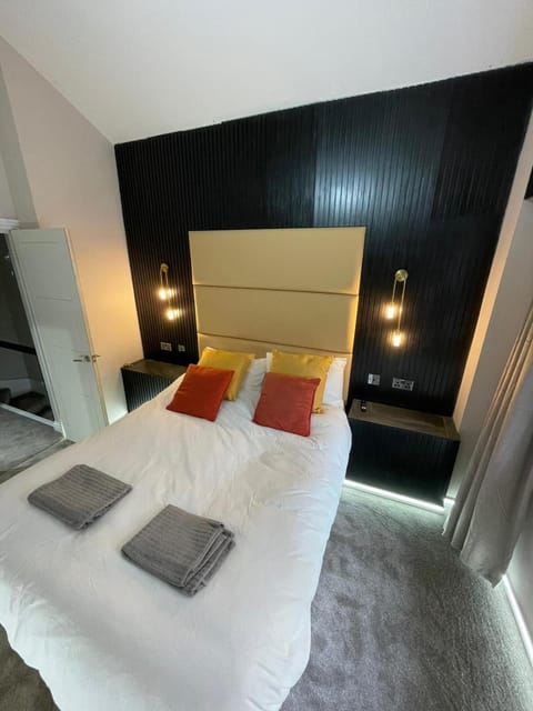 Luxury modern 1 bedroom house House in Southampton