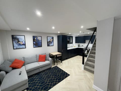 Luxury modern 1 bedroom house House in Southampton
