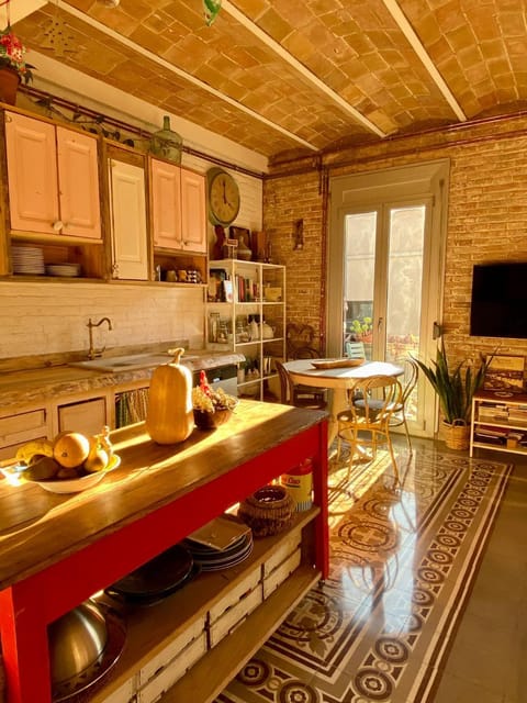TV and multimedia, Kitchen or kitchenette, Kitchen or kitchenette, Living room, Dining area