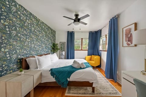 Cozy Getaway for Long-Term Stays Apartment in Westmont