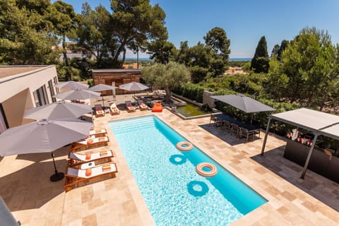 Sea view, Swimming pool, Swimming pool, sunbed