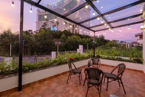 Property building, Patio, Day, Garden, View (from property/room), Balcony/Terrace, Garden view