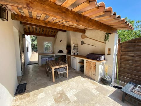 Patio, BBQ facilities, Dining area