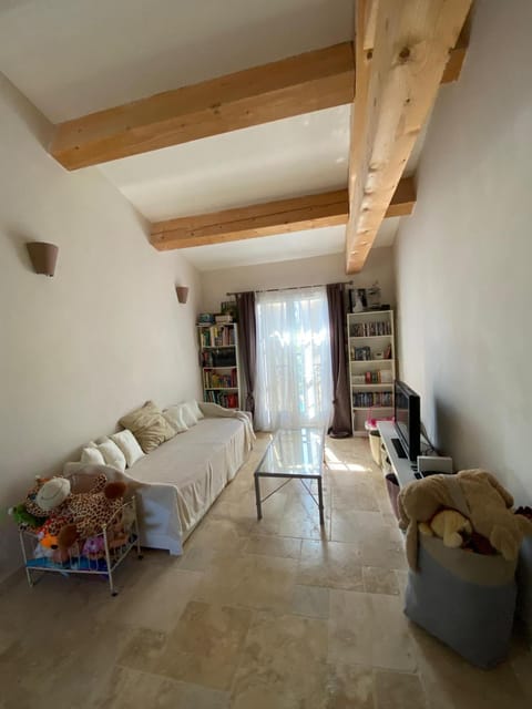 Bed, TV and multimedia